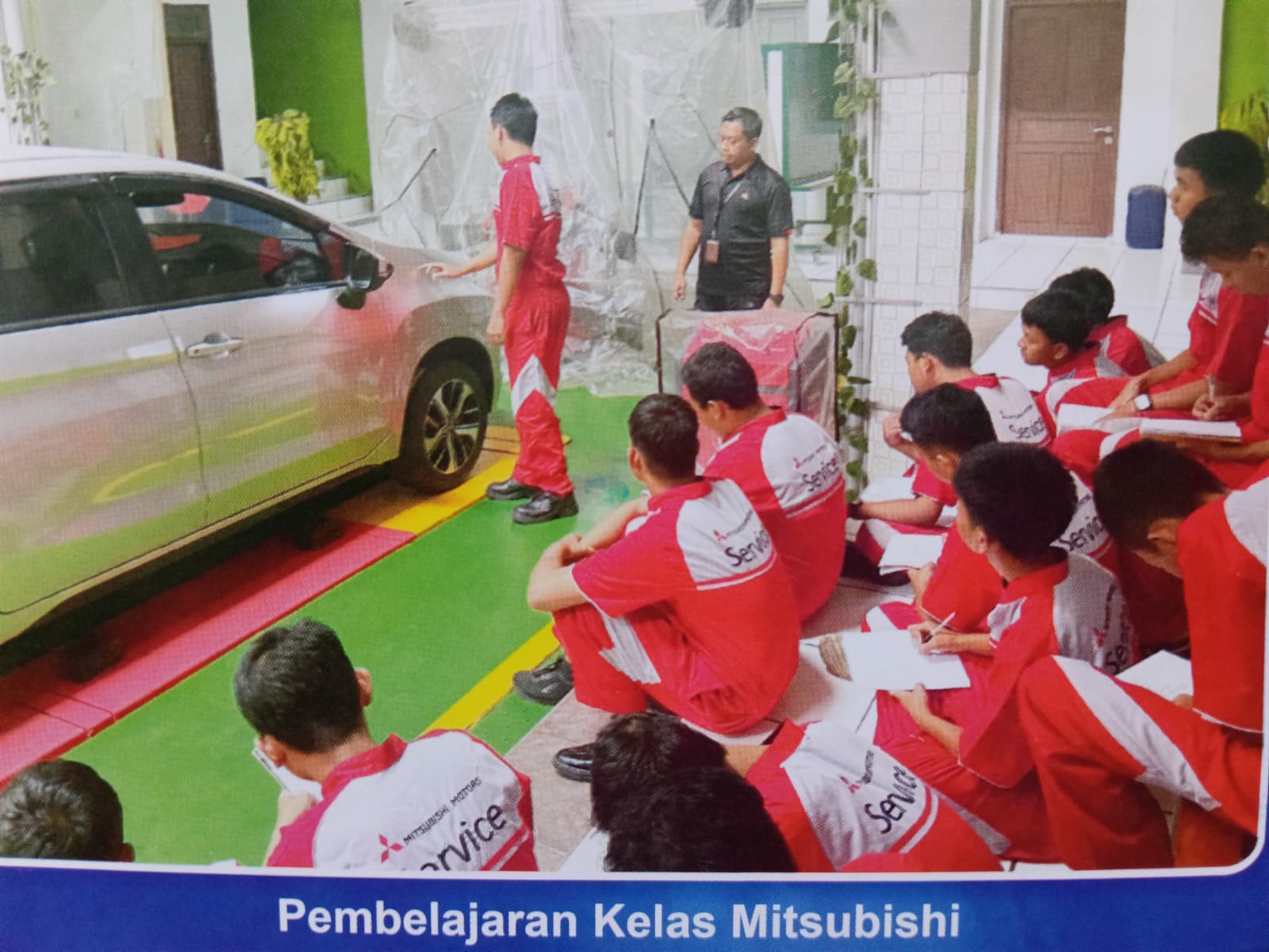kelas mitsubishi1